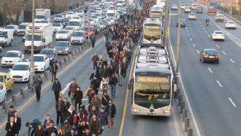 Şirinevler Metrobüs Durağı